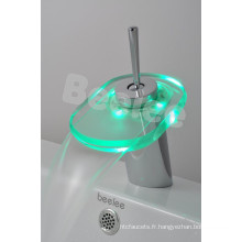 Robinet Waterfull de bassin en verre de LED, robinet de mélangeur de salle de bains de poignée simple